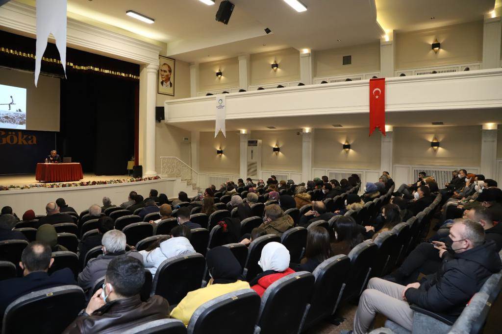 PSİKİYATR UZMANI EROL GÖKA, GÖNÜLLERE DOKUNDU